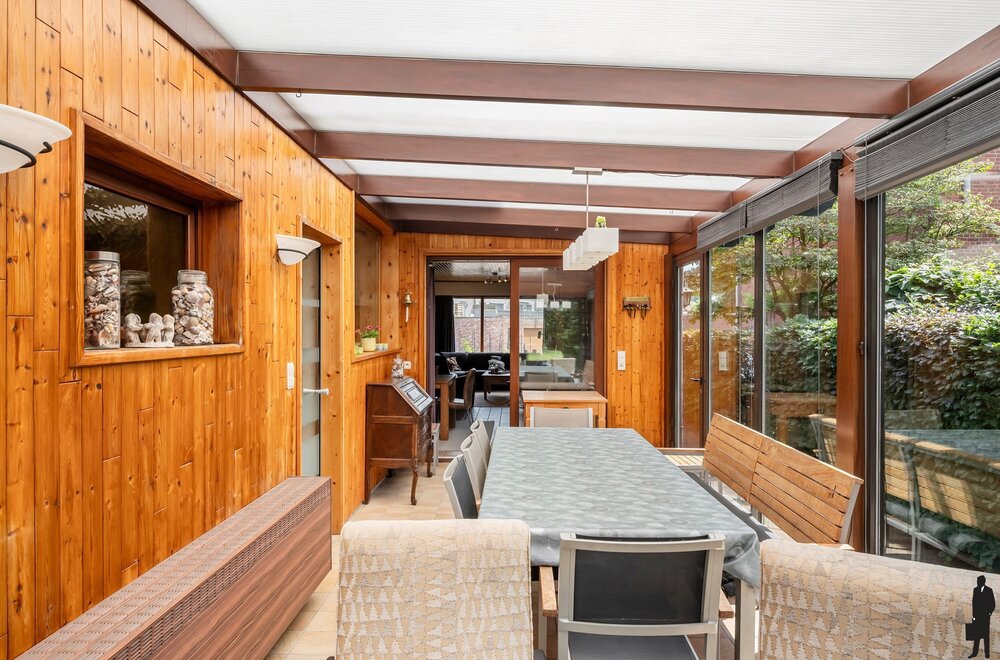 ruime-gezinswoning-met-4-slaapkamers-veranda-en-zonnige-tuin-nabij-scholen-winkels-en-station-te-kalmthout031.jpg