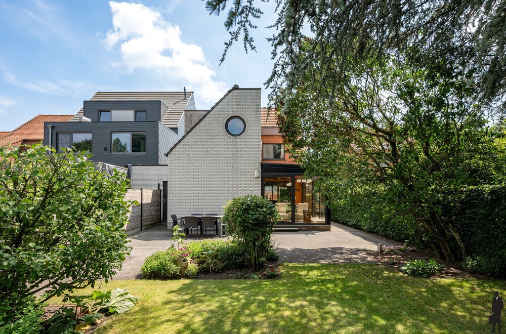 ruime-gezinswoning-met-4-slaapkamers-veranda-en-zonnige-tuin-nabij-scholen-winkels-en-station-te-kalmthout042.jpg