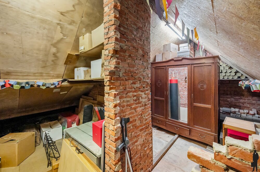 ruime-gezinswoning-met-4-slaapkamers-veranda-en-zonnige-tuin-nabij-scholen-winkels-en-station-te-kalmthout051.jpg