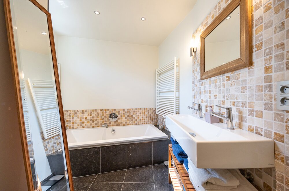 ruime-gezinswoning-met-rustige-tuin-en-4-slaapkamers-011.jpg