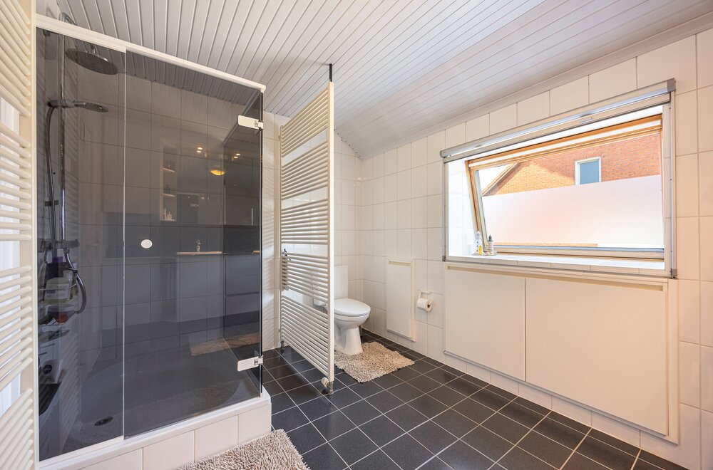 ruime-gezinswoning-met-rustige-tuin-en-4-slaapkamers-018.jpg
