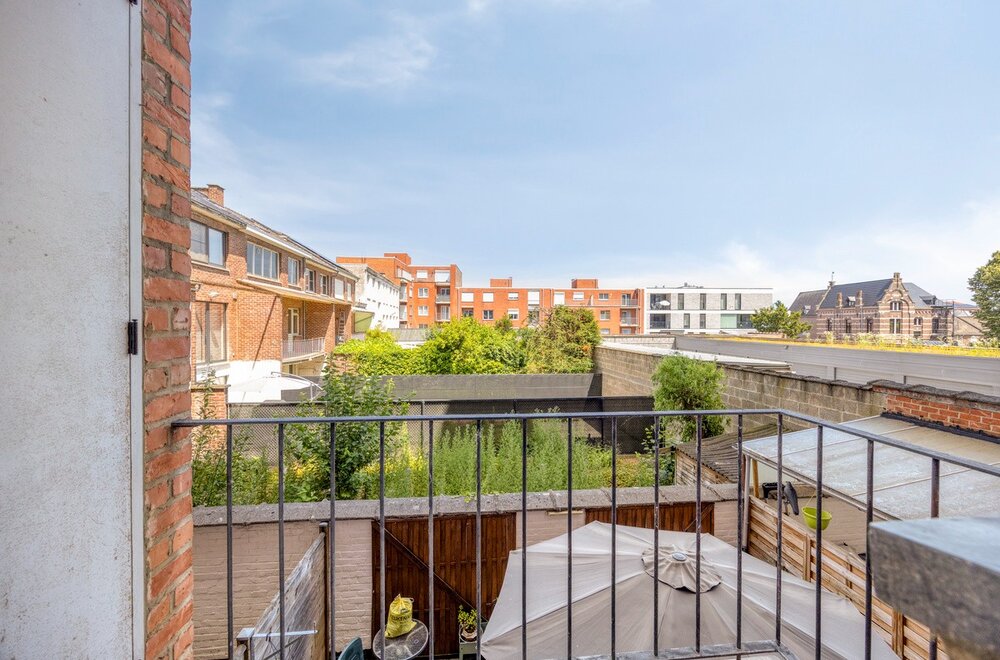 luxueus-volledig-gerenoveerd-appartement-met-3-slaapkamers-autostaanplaats-en-kelder012.jpg