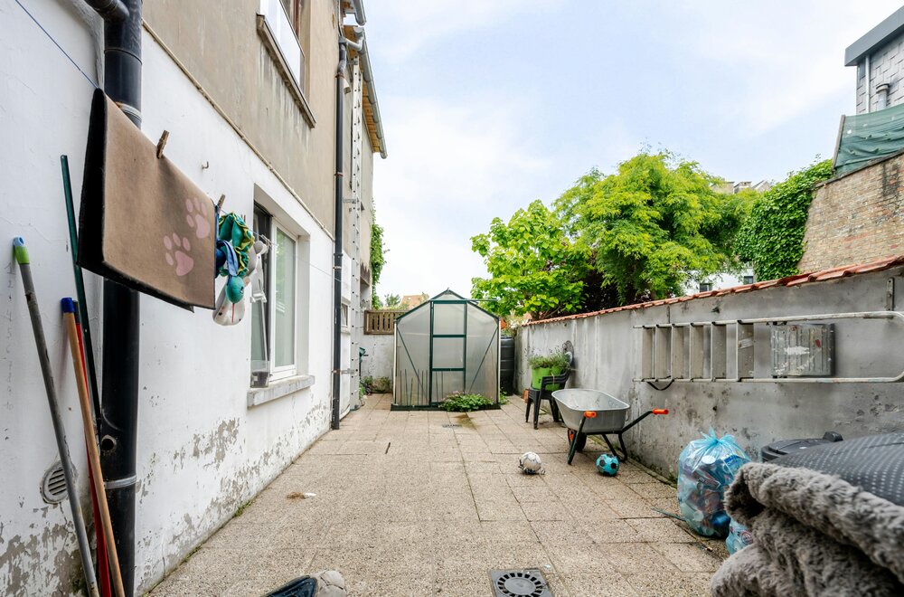 opbrengsteigendom-te-koop-met-4-vergunde-entiteiten-te-oostende004.jpg