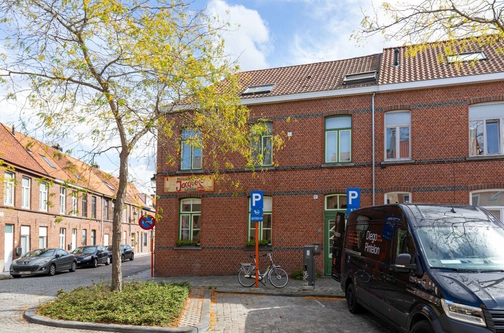 woning-met-groot-atelier-in-st-gilliskwartier017.jpg