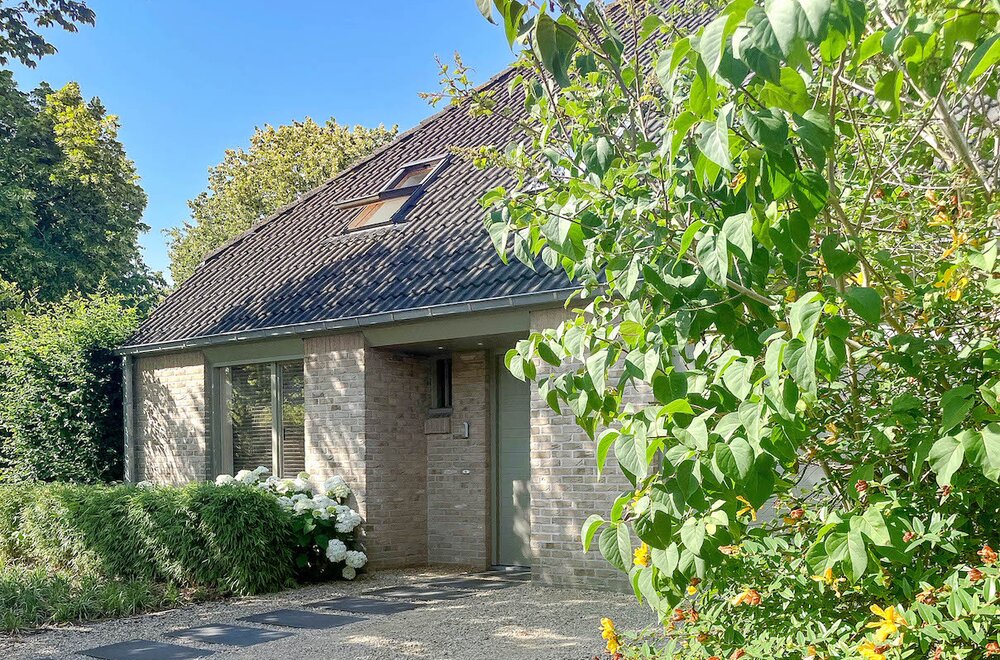 klassiek-moderne-villa-met-garage-en-sublieme-zongerichte-tuin-stille-ligging-in-het-groen002.jpg