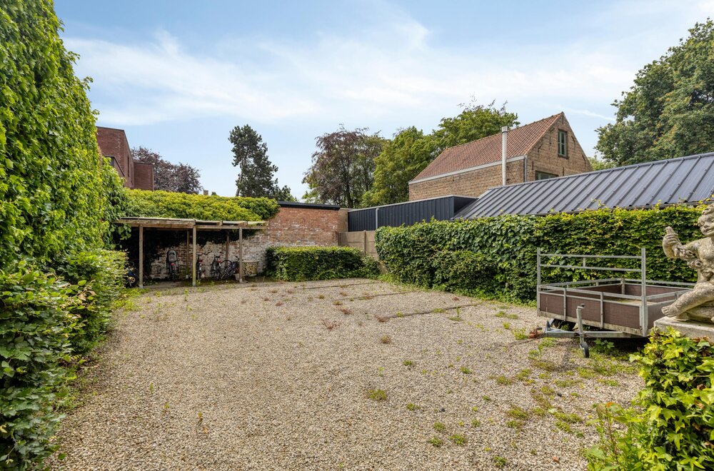 opbrengsteneigendom-op-centrale-locatie-te-sint-andries-003.jpg