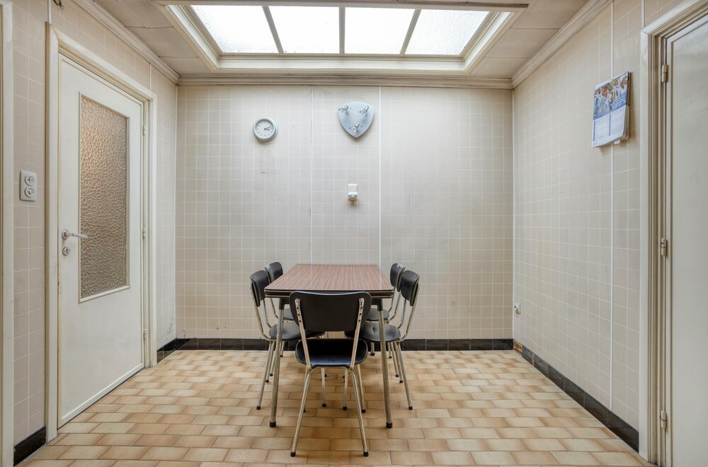 te-renoveren-huis-met-3-slaapkamers-en-tuin-te-koop-in-hoboken007.jpg