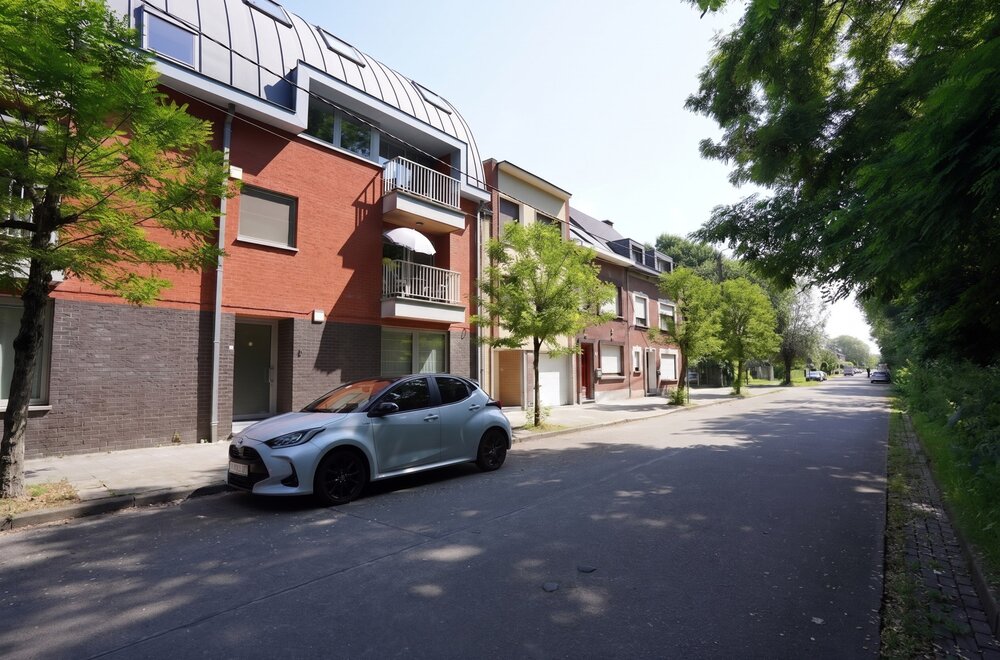 instapklaar-appartement-met-terras-en-staanplaats-002.jpg