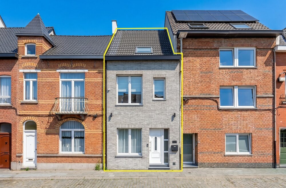 prachtig-gerenoveerde-woning-met-3-slks-en-tuin-001.jpg