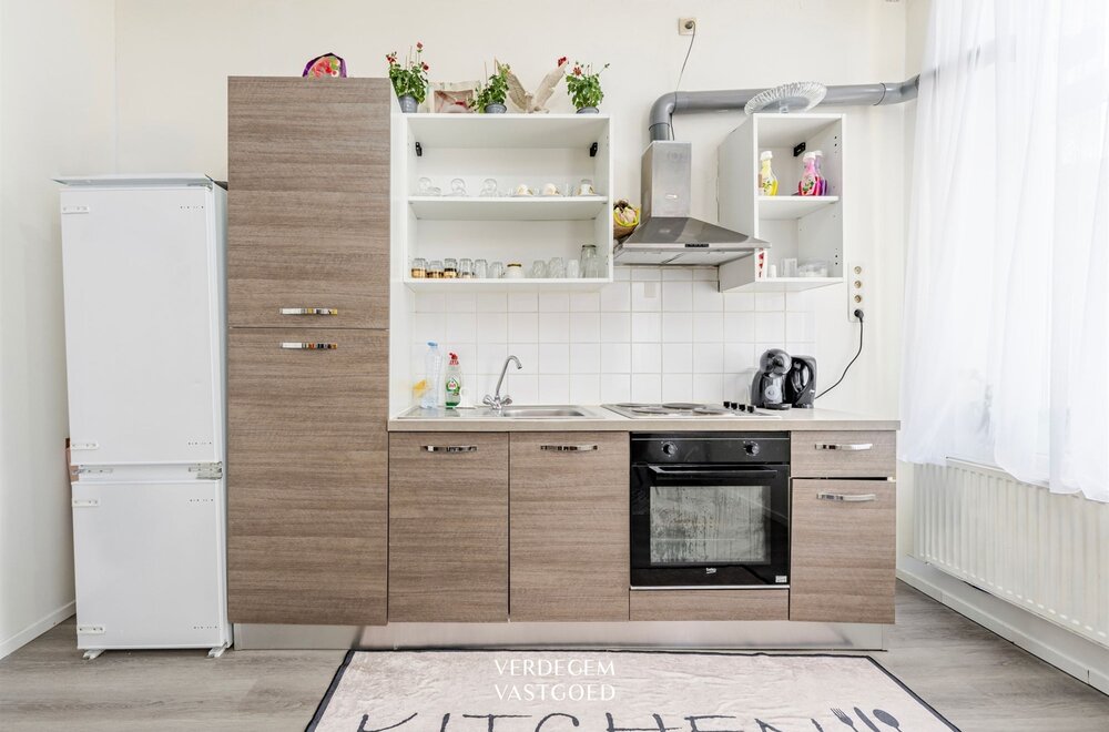 opbrengsteigendom-met-4-appartementen-verder-af-te-werken003.jpg