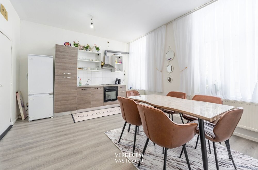 opbrengsteigendom-met-4-appartementen-verder-af-te-werken006.jpg