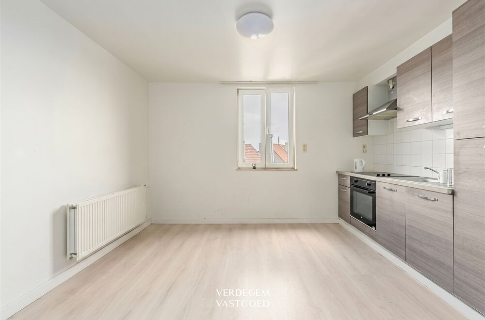 opbrengsteigendom-met-4-appartementen-verder-af-te-werken011.jpg