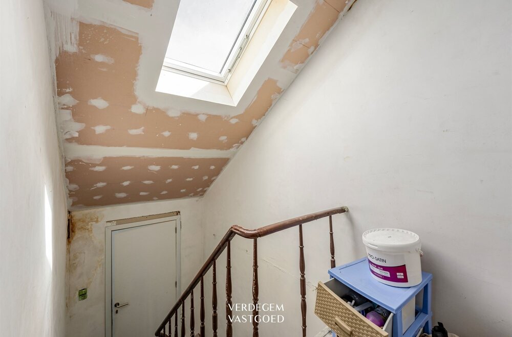 opbrengsteigendom-met-4-appartementen-verder-af-te-werken014.jpg
