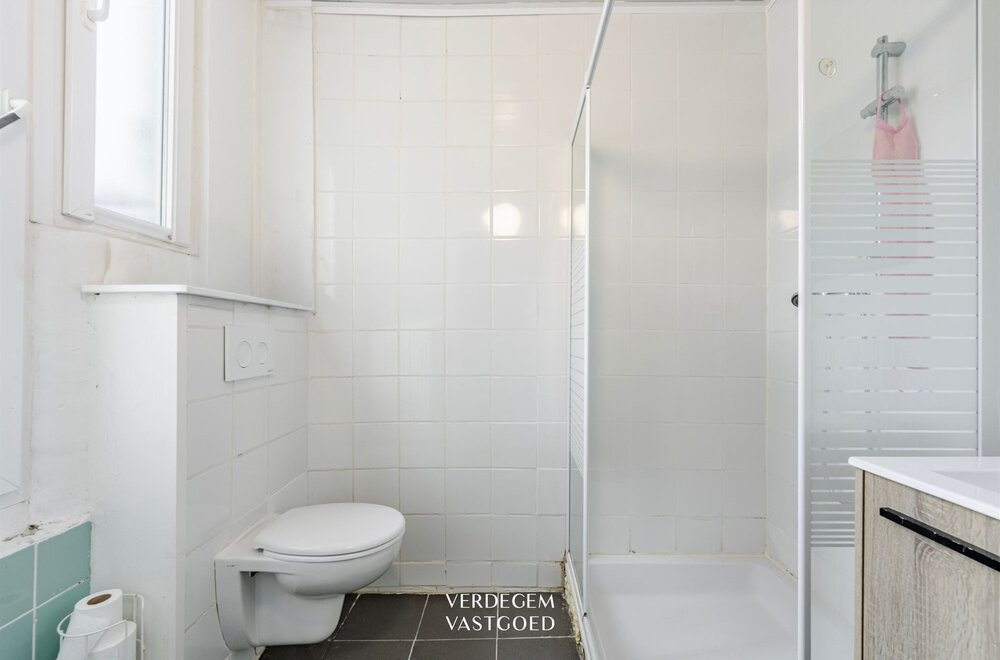 opbrengsteigendom-met-4-appartementen-verder-af-te-werken019.jpg