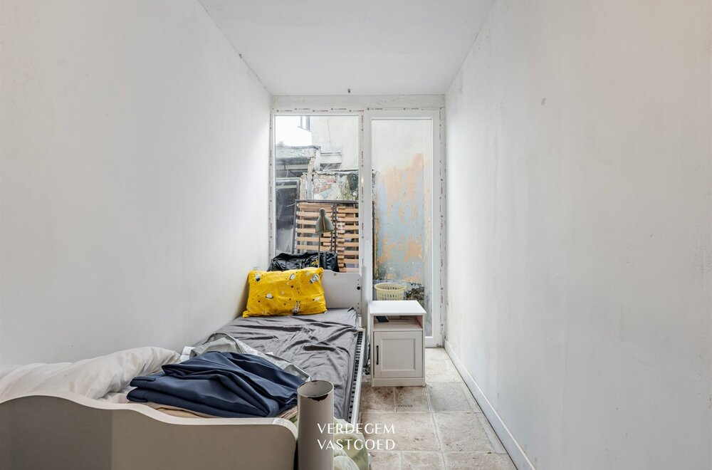 opbrengsteigendom-met-4-appartementen-verder-af-te-werken020.jpg