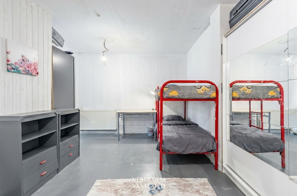 opbrengsteigendom-met-4-appartementen-verder-af-te-werken022.jpg