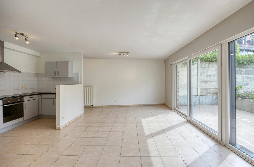 ruim-duplexappartement-met-garage-op-toplocatie-in-strombeek-bever002.jpg