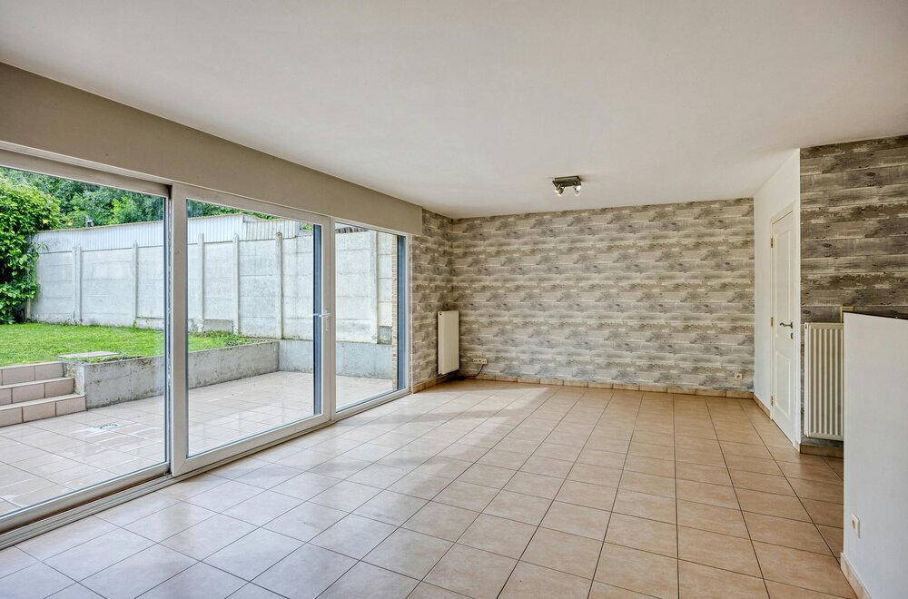 ruim-duplexappartement-met-garage-op-toplocatie-in-strombeek-bever004.jpg