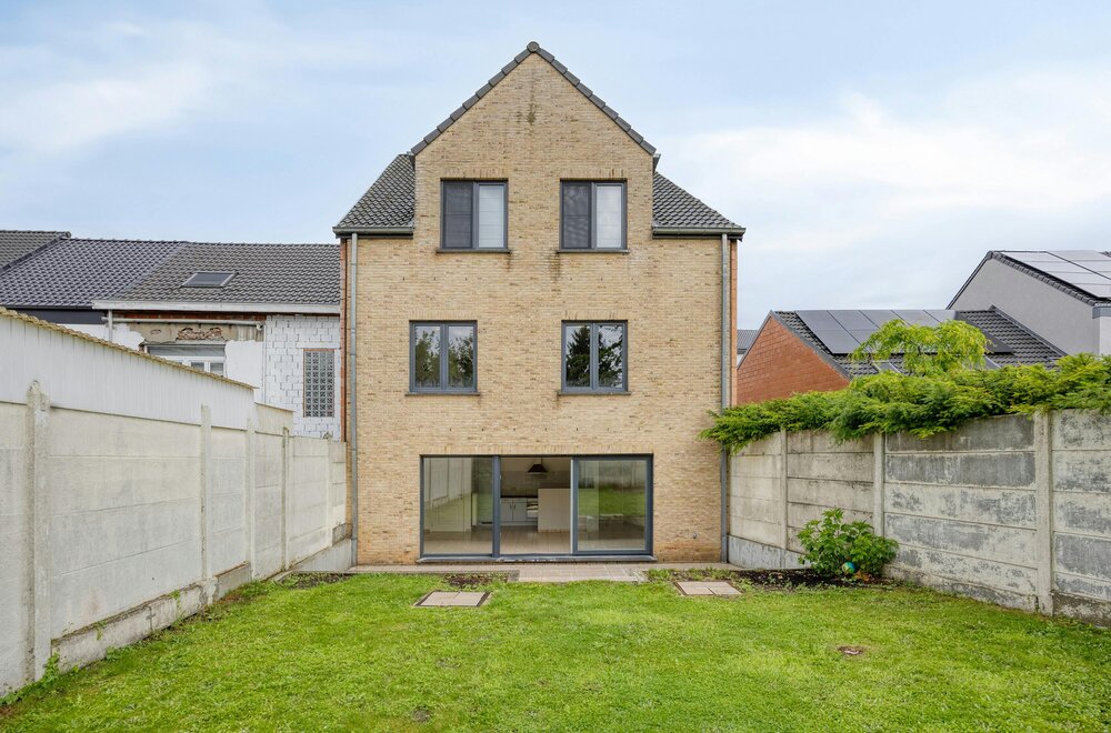 ruim-duplexappartement-met-garage-op-toplocatie-in-strombeek-bever014.jpg