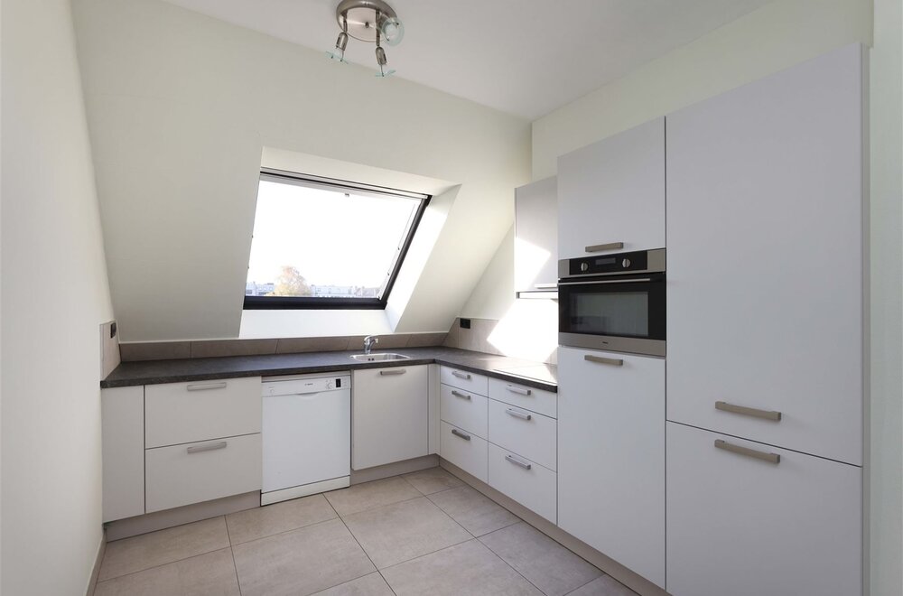 lichtrijk-duplex-appartement-met-3-slaapkamers-op-een-rustige-locatie-nabij-het-centrum-van-hasselt005.jpg