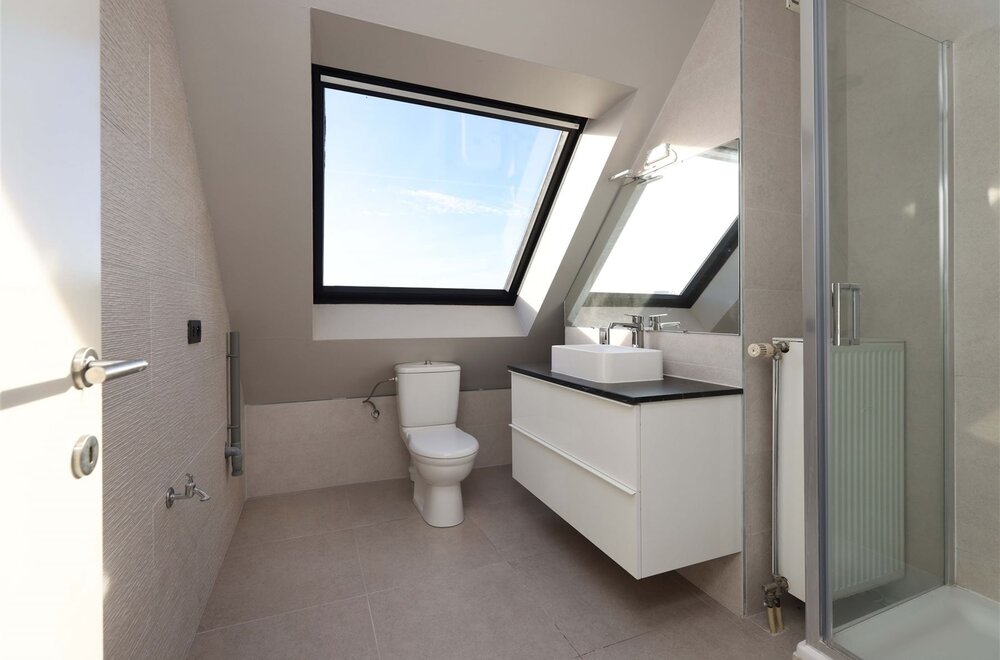 lichtrijk-duplex-appartement-met-3-slaapkamers-op-een-rustige-locatie-nabij-het-centrum-van-hasselt013.jpg