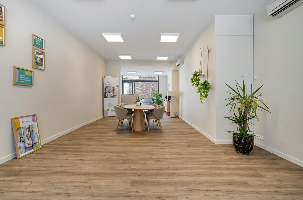 handelspand-kantoorruimte-te-koop-op-toplocatie-in-ieper003.jpg