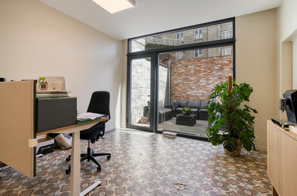 handelspand-kantoorruimte-te-koop-op-toplocatie-in-ieper006.jpg