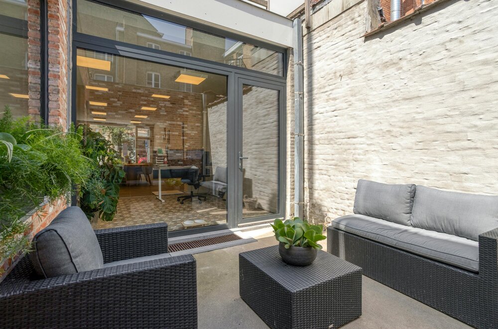 handelspand-kantoorruimte-te-koop-op-toplocatie-in-ieper008.jpg