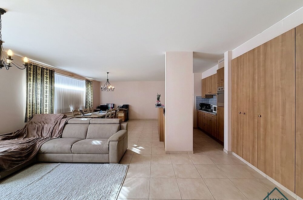 ruim-en-lichtrijk-appartement-met-twee-slaapkamers003.jpg