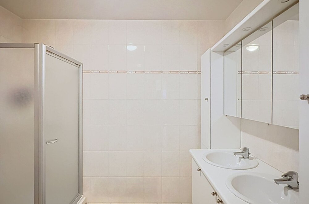 ruim-en-lichtrijk-appartement-met-twee-slaapkamers011.jpg