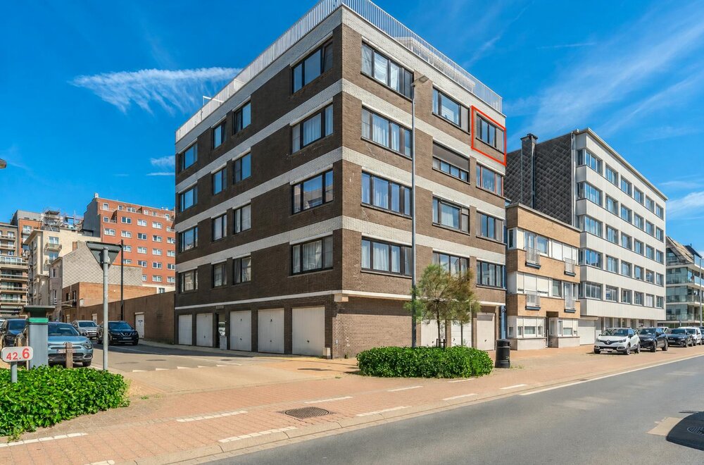 gerenoveerd-appartement-vlakbij-de-zeedijk-te-middelkerke-002.jpg