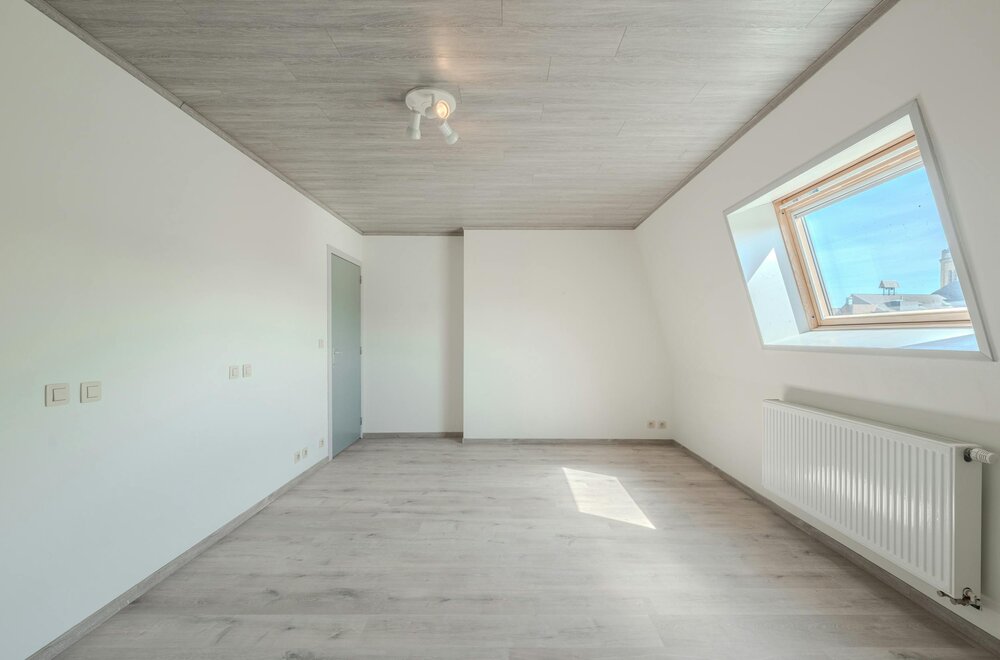 totaal-gerenoveerd-huis-te-koop-in-hartje-ieper024.jpg