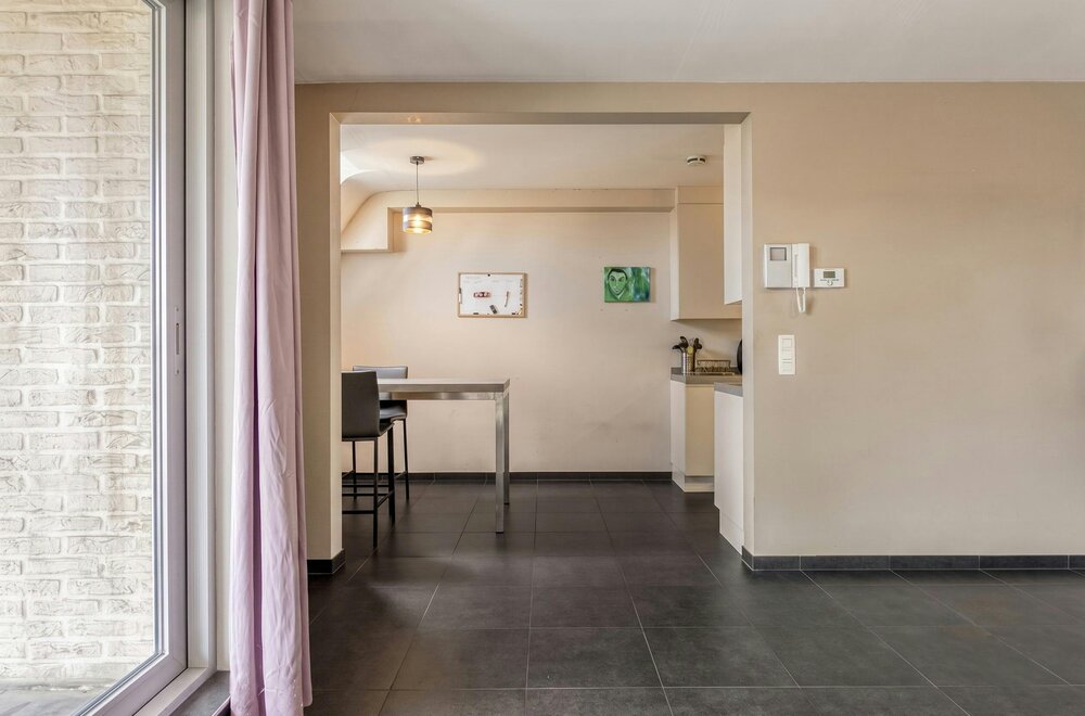 recent-en-zeer-ruim-appartement-113m-te-koop-in-poelkapelle-006.jpg
