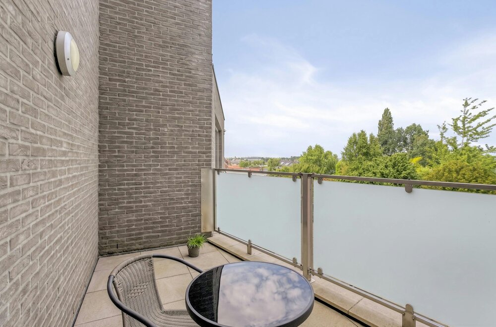 recent-en-zeer-ruim-appartement-113m-te-koop-in-poelkapelle-008.jpg