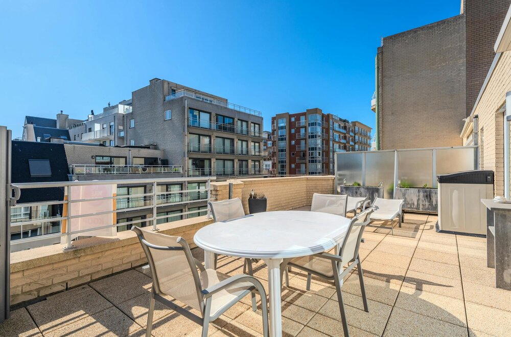 prachtig-appartement-met-ruime-terrassen-en-zijdelings-zeezicht-016.jpg