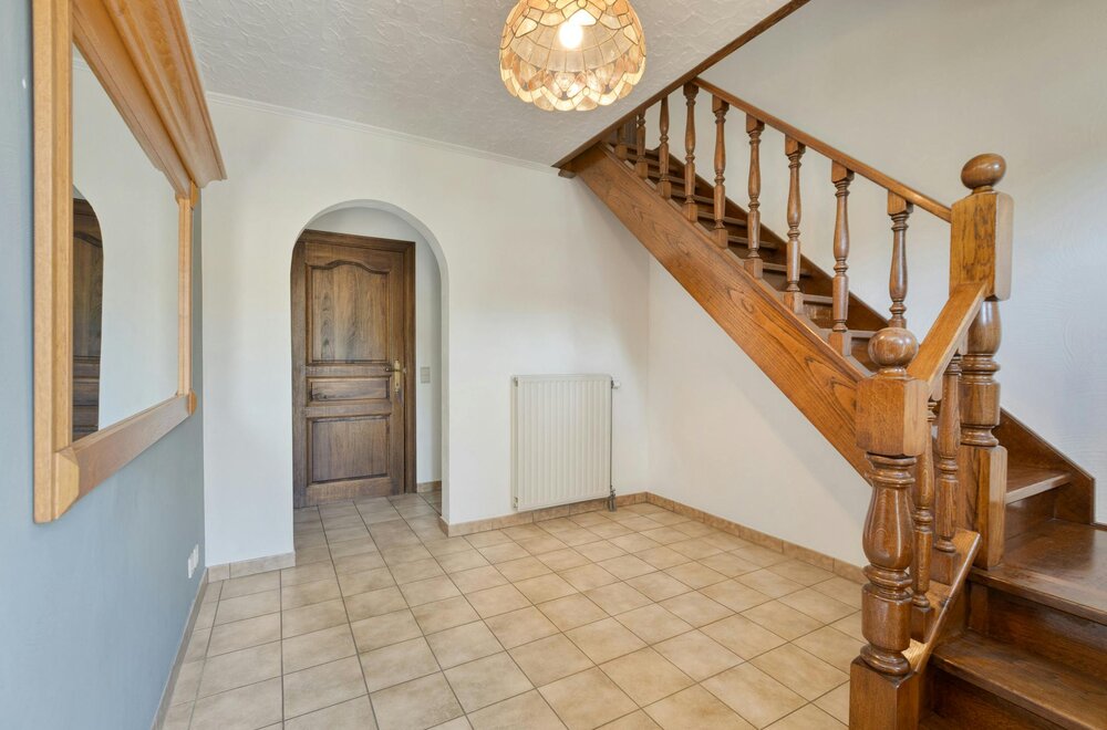 charmante-vrijstaande-woning-met-3-slaapkamers-en-prachtige-tuin-te-houthalen-oost002.jpg