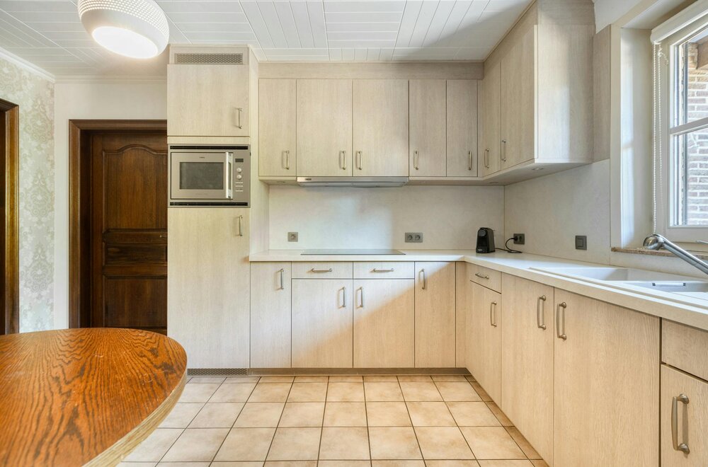 charmante-vrijstaande-woning-met-3-slaapkamers-en-prachtige-tuin-te-houthalen-oost008.jpg