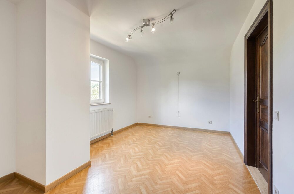 charmante-vrijstaande-woning-met-3-slaapkamers-en-prachtige-tuin-te-houthalen-oost012.jpg