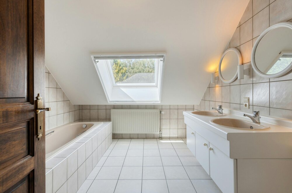 charmante-vrijstaande-woning-met-3-slaapkamers-en-prachtige-tuin-te-houthalen-oost014.jpg