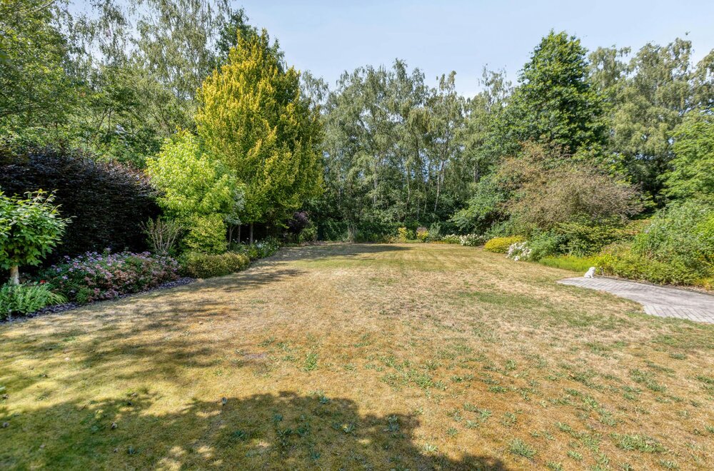 charmante-vrijstaande-woning-met-3-slaapkamers-en-prachtige-tuin-te-houthalen-oost018.jpg