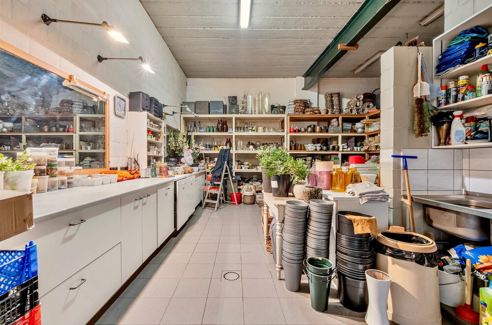 veelzijdig-handelspand-met-woongelegenheid-op-toplocatie012.jpg