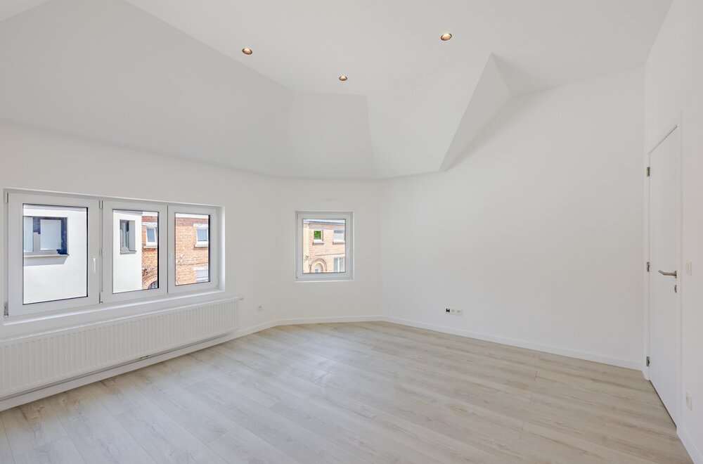 top-gerenoveerde-woning-met-2-slks-en-terras015.jpg