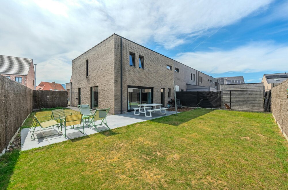 recente-woning-2019-met-3-slaapkamers-en-zongerichte-tuin-001.jpg