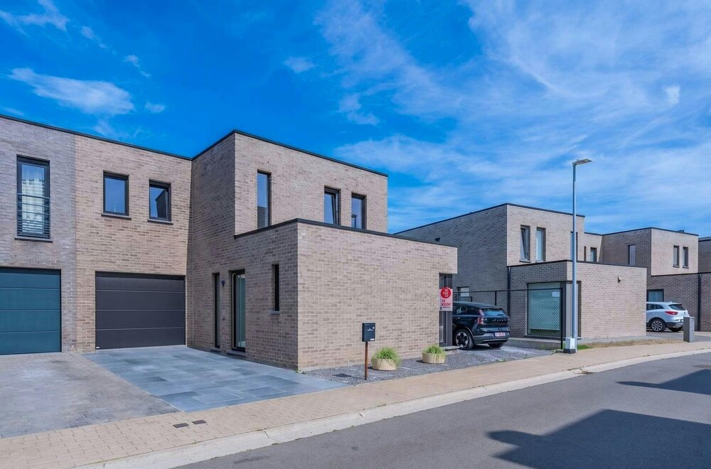 recente-woning-2019-met-3-slaapkamers-en-zongerichte-tuin-004.jpg
