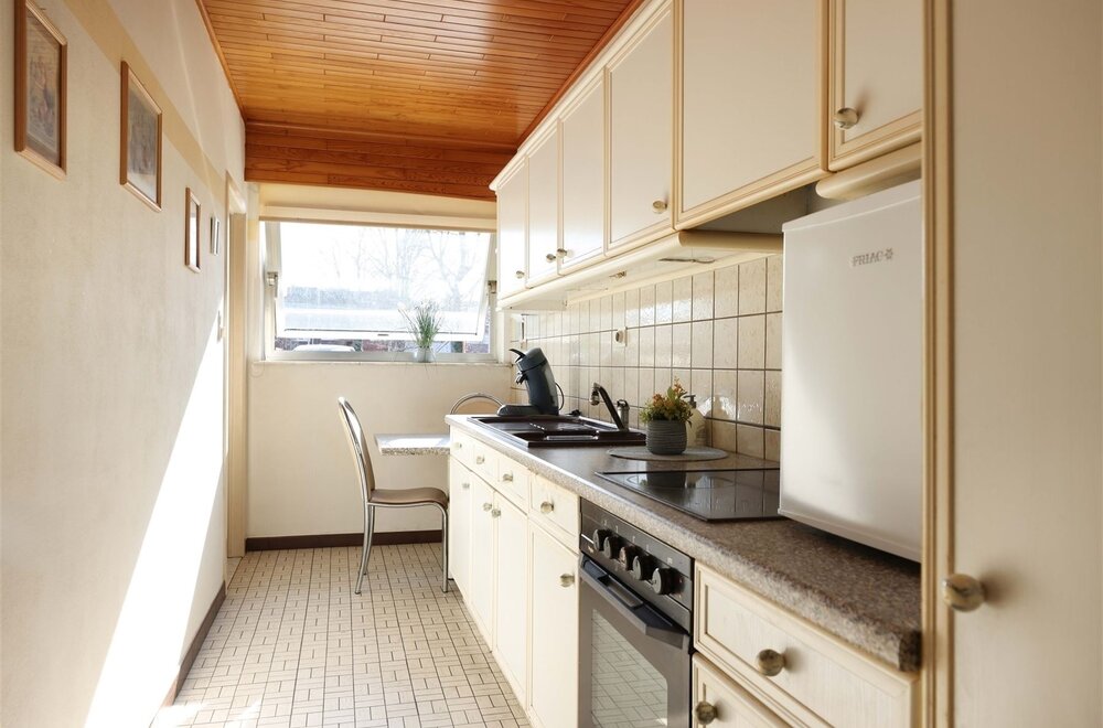 lichtrijk-gelijkvloers-appartement-met-2-slaapkamers-terras-n-garagebox-rustig-en-centraal-gelegen-005.jpg