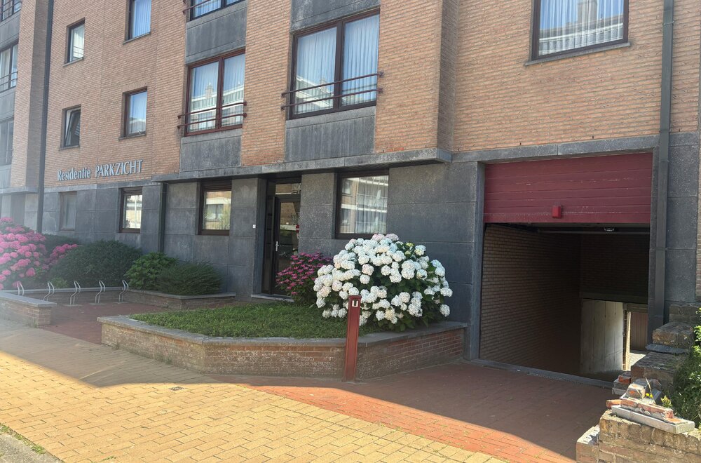 garagebox-te-koop-op-toplocatie-in-middelkerke-002.jpg
