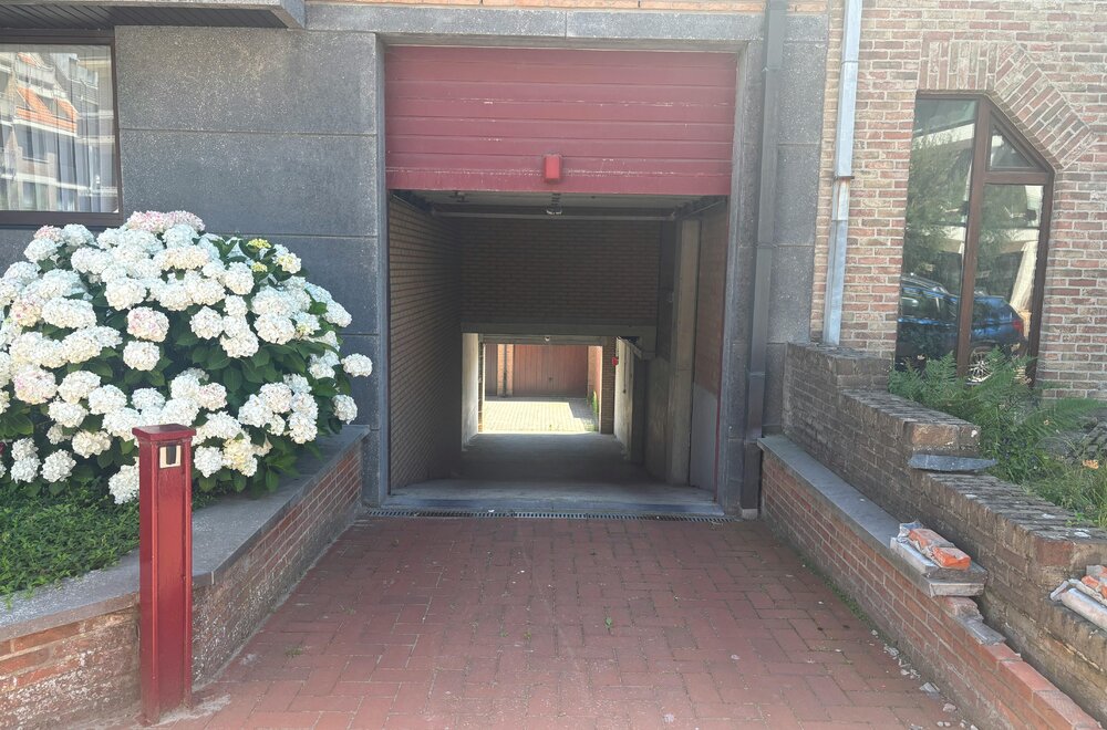 garagebox-te-koop-op-toplocatie-in-middelkerke-006.jpg