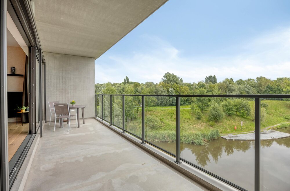 uniek-appartement-met-terras-en-parkings-te-koop-in-hemiksem001.jpg