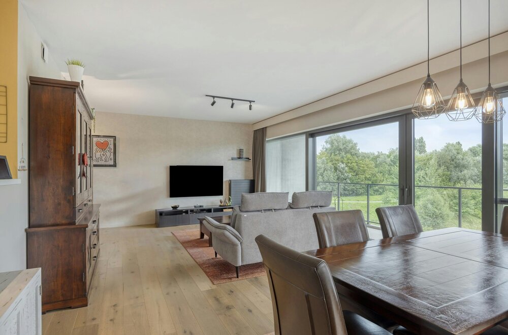 uniek-appartement-met-terras-en-parkings-te-koop-in-hemiksem003.jpg
