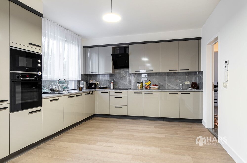 opbrengsteigendom-322-m-bestaande-uit-handelsgelijkvloers-en-2-appartementen-in-wilrijk014.jpg